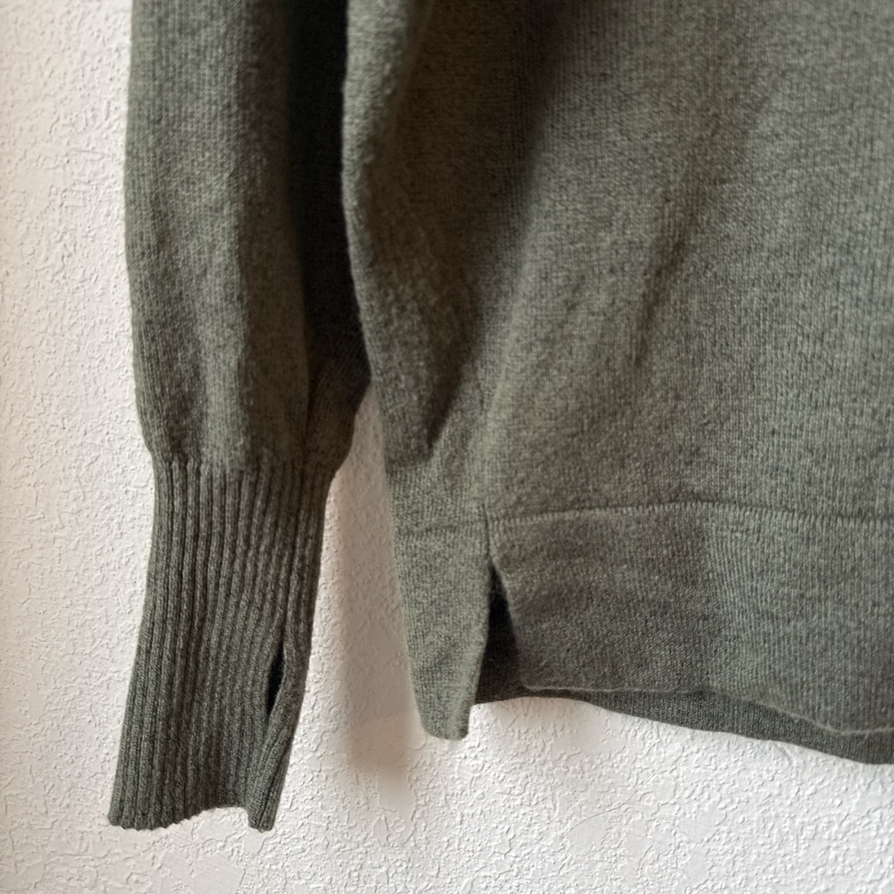 Colorblock V-Neck Sweater - Picture 3 of 7